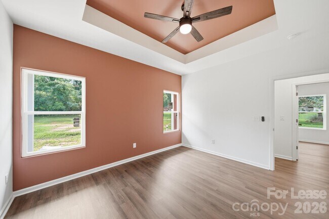 Building Photo - 1533 S Battleground Ave