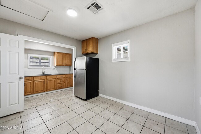 Building Photo - 5206 W Ocotillo Rd