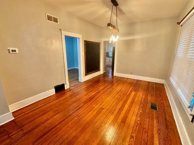 Building Photo - Italian Estates Property Management