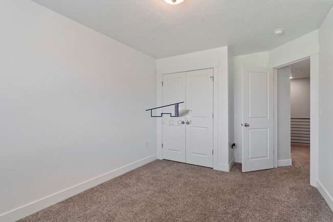 Building Photo - 6471 Aspen Ln