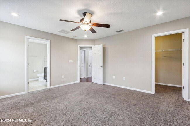 Building Photo - 4619 Pine Lake Dr