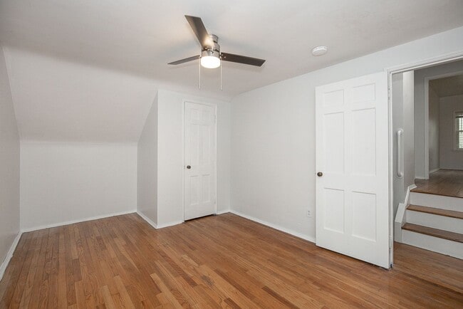 Building Photo - 3 Bed/1.5 Bath Single Family Home!