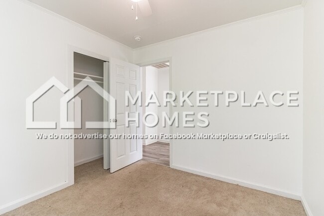 Building Photo - 2247 Onslow Dr