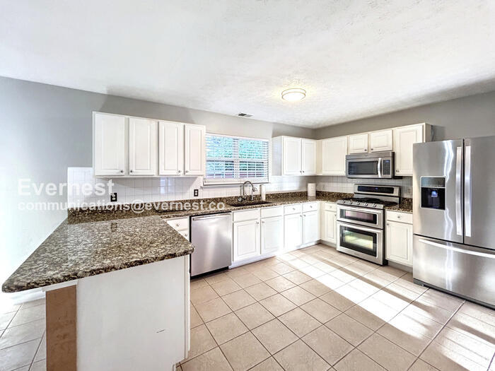 Building Photo - 4350 Sentinel Pl