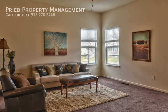 Building Photo - 267 N Ferrel St