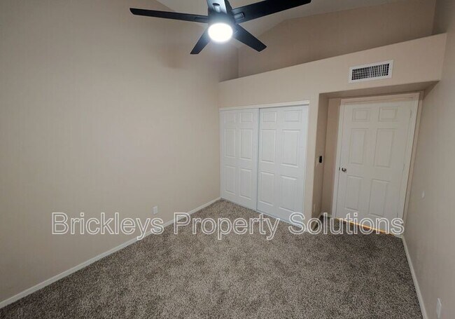 Building Photo - 618 W Tumbleweed Rd