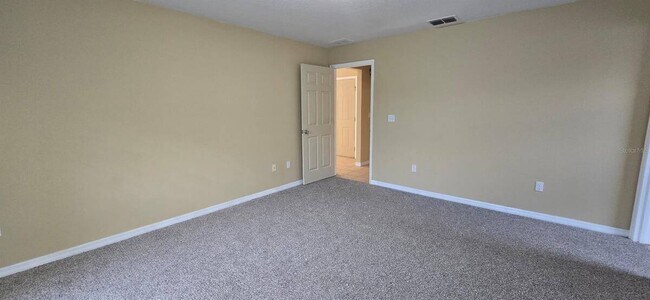 Building Photo - 7 Pine Run Terrace