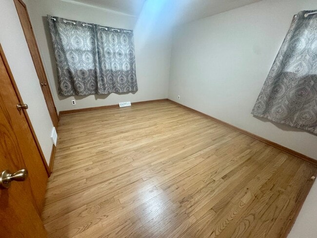 Building Photo - Charming 3-Bed Ranch in Parma FOR RENT!