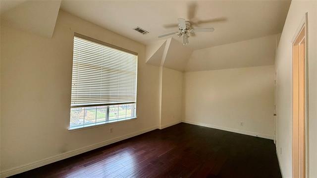 Building Photo - 1256 Logan Dr