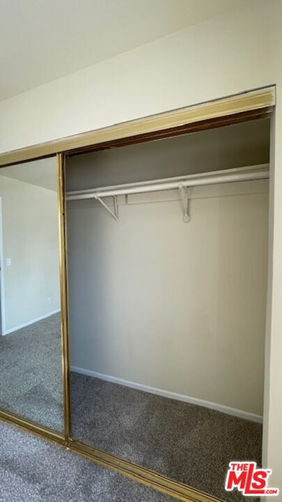 Building Photo - 545 S Manhattan Pl