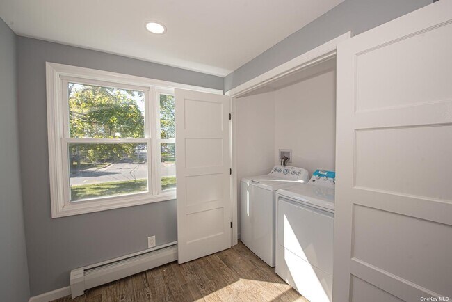 Building Photo - 76 Amity St