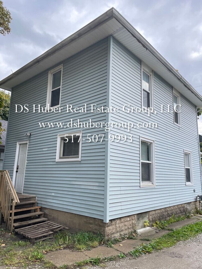 Building Photo - 711 Baker St