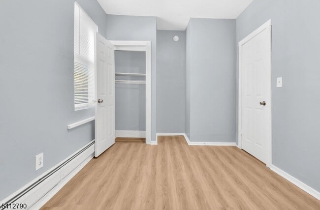 Building Photo - 139 S 8th St