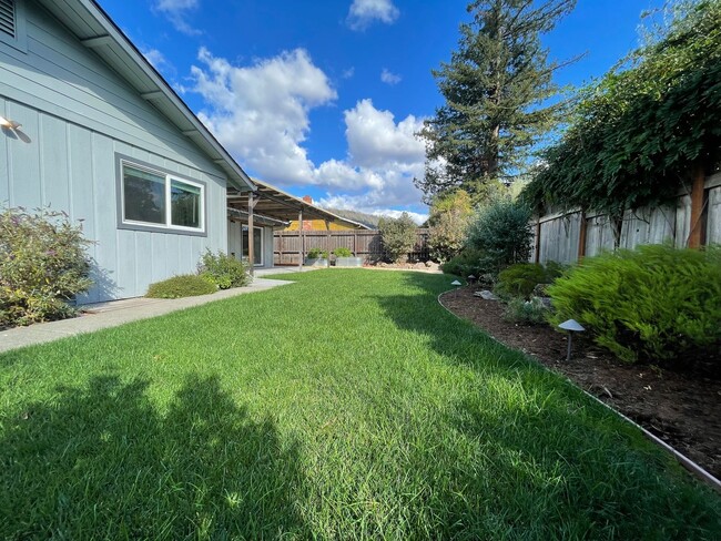 Building Photo - Completely Remodeled Single Level, 3 Bedro...