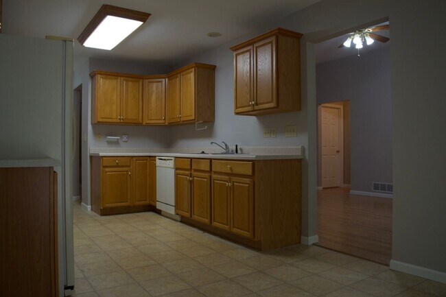 Building Photo - Great 3 Bed 2 Bath House In Ashland MO!