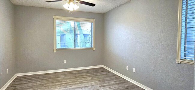 Building Photo - 10263 Gandy Blvd N