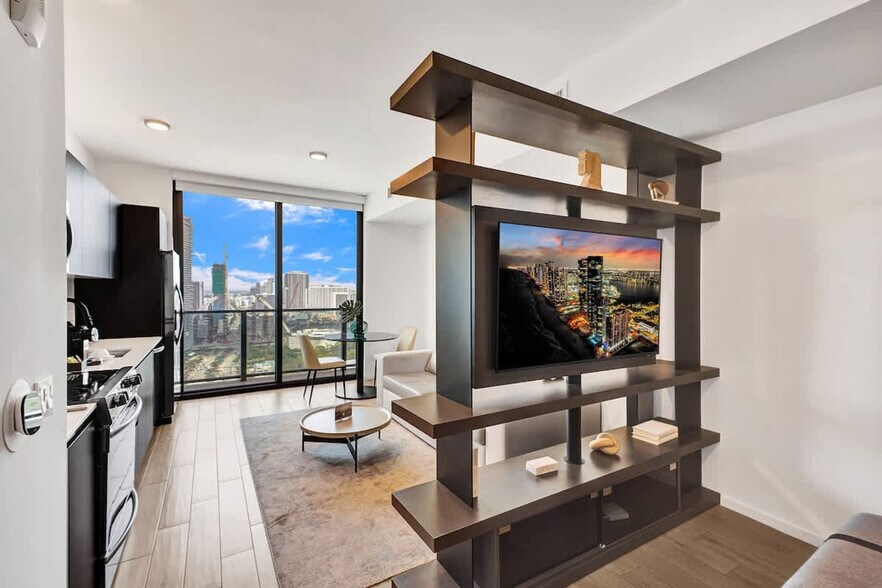 Building Photo - 398 NE 5th St