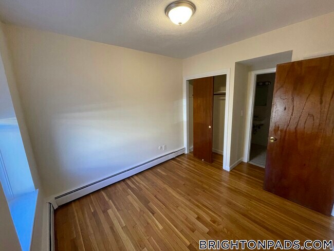 Building Photo - 164 N Beacon St