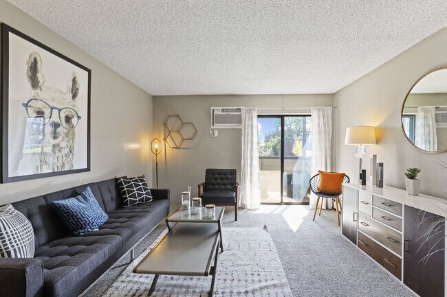 Building Photo - The Modern