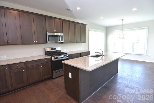 Building Photo - 1133 Overlake Dr