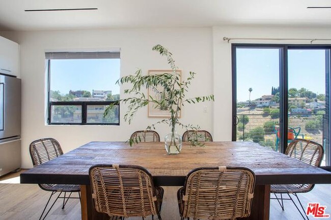 Building Photo - 3756 Brilliant Dr