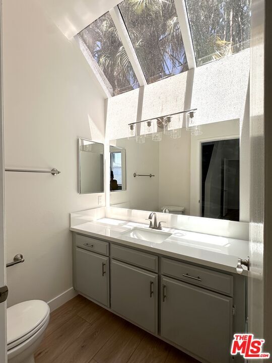 Building Photo - 9939 Topanga Canyon Blvd