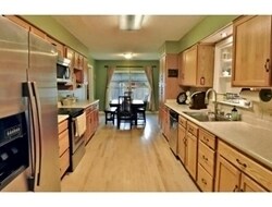 Kitchen - 918 Harding Ave