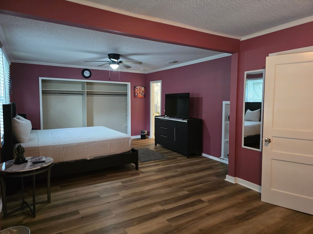 Building Photo - 912 Monticello Ave