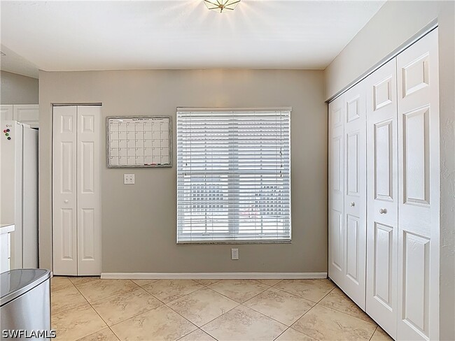 Building Photo - 4970 Deerfield Way