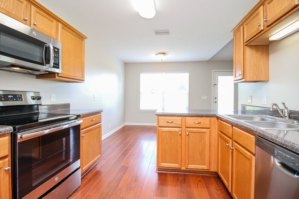 Building Photo - 7045 S Hampton Blvd