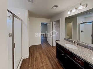 Building Photo - 217 Lake Vista Dr