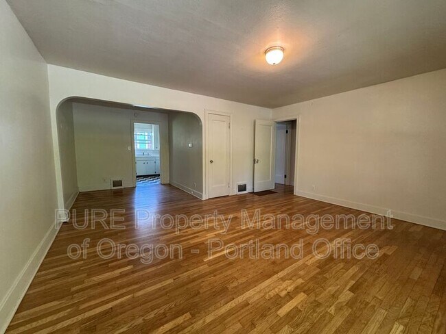 Building Photo - 1808 SE Clinton St