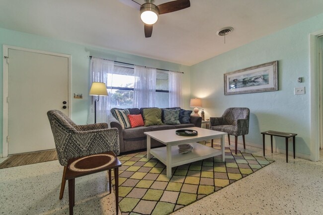 Building Photo - Vacation Rental Amazing Pet Friendly 3 Bed House with a Heated Pool