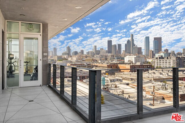 Building Photo - 527 Molino St