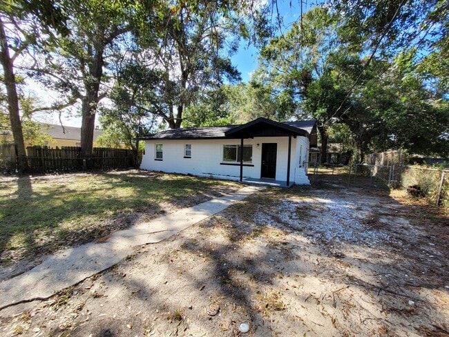 Building Photo - 925 N K St