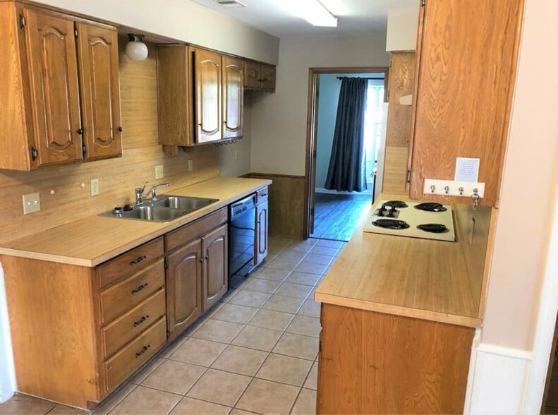 Building Photo - 901 Forest Trail Ct