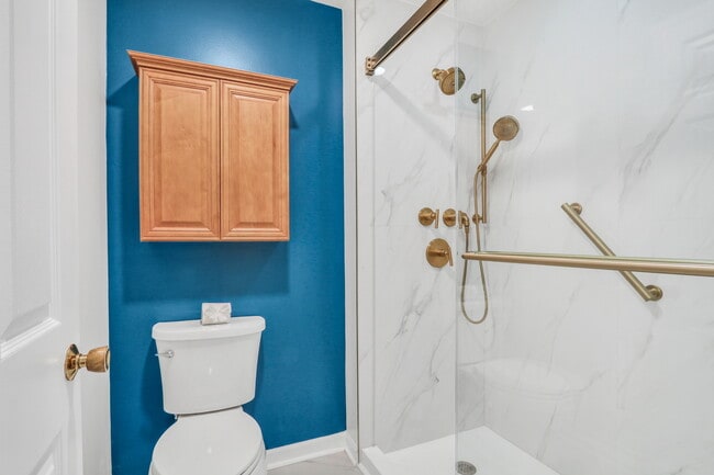 Building Photo - 1000 Cumberland Ln