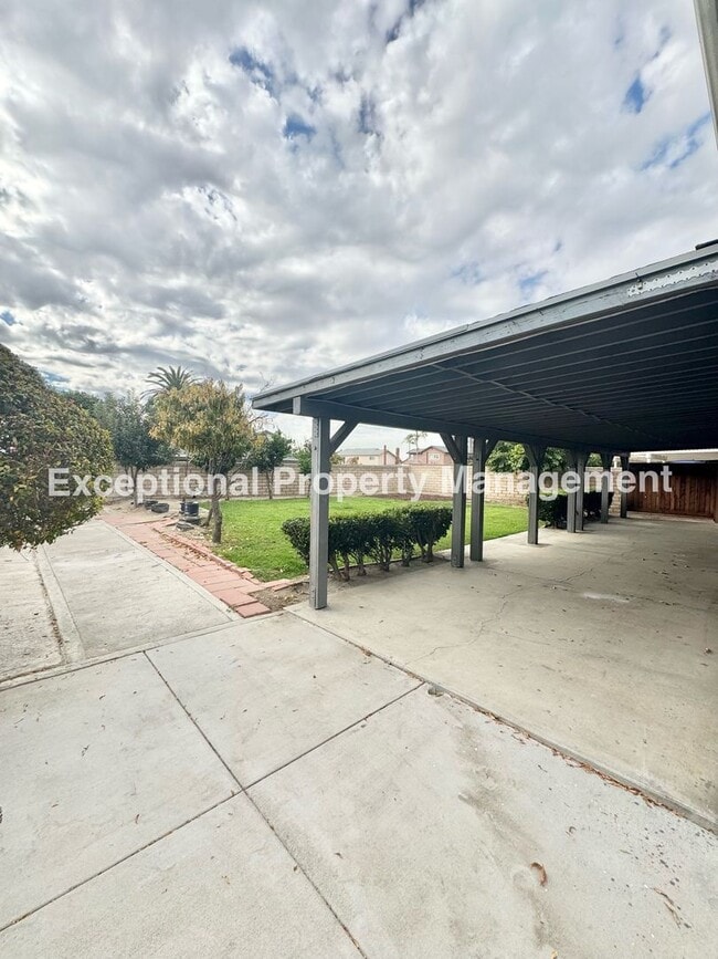 Building Photo - Ready to move in 3 bed 3 bath home!