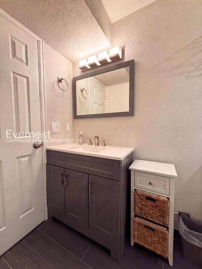 Building Photo - 254 S Oman Rd