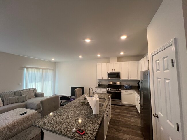 Building Photo - 4181 Chelsea Mnr Cir