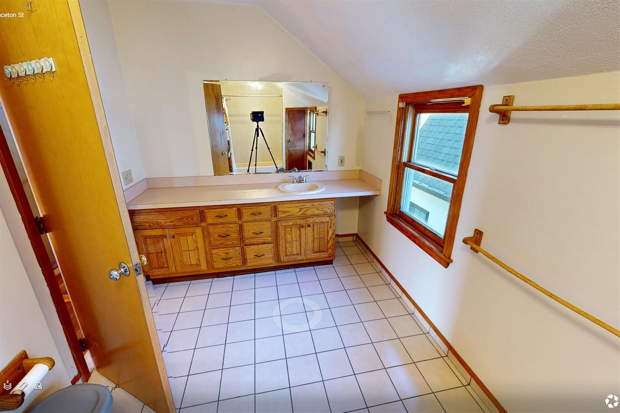 Building Photo - 27 Princeton St