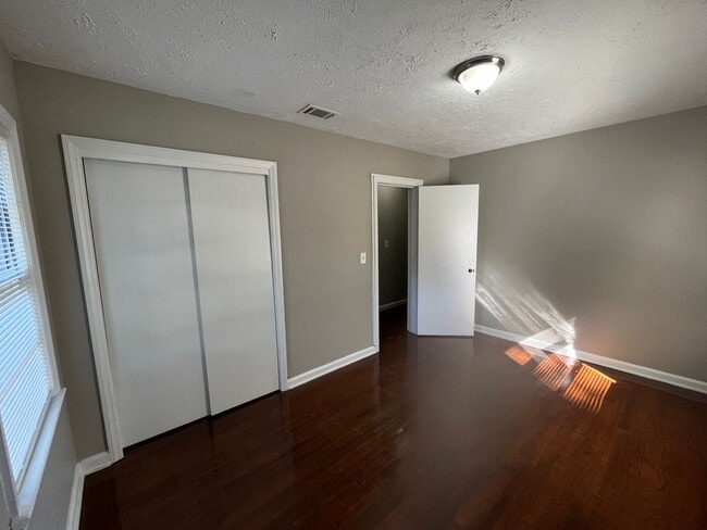 Building Photo - **UPCOMING**4 Bedroom / 2 Bathroom Home fo...
