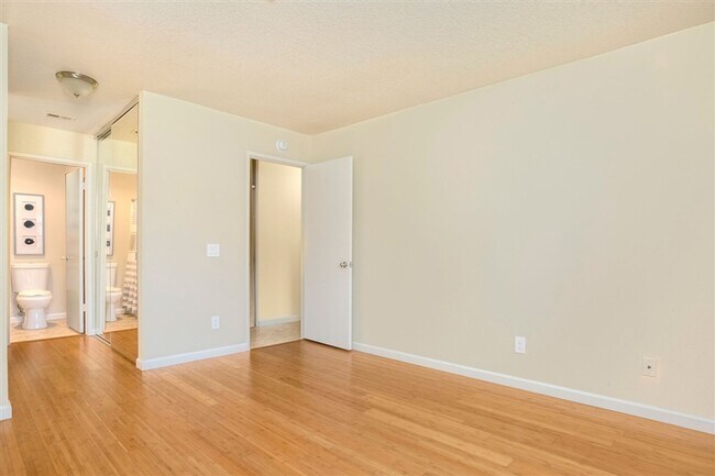 Building Photo - Upgraded Rancho Penasquitos 2 Bedroom at T...