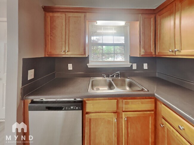 Building Photo - 215 Sunrise Dr