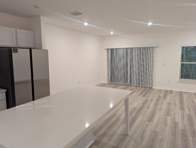 Building Photo - 32050 Eastern Redbud Br
