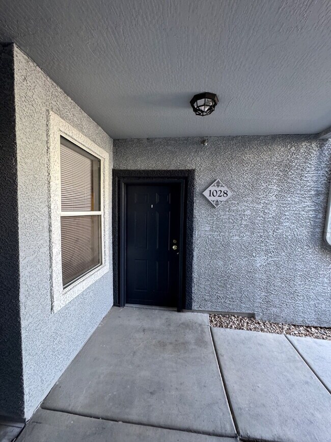 Building Photo - One bedroom, one full bath, FULL sized washer/dryer, with one carport AND a detached garage