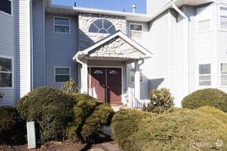Building Photo - 120 Exeter Ct