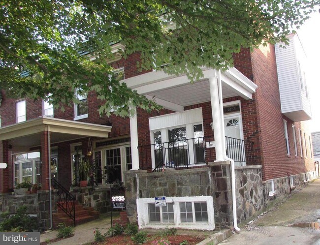 Building Photo - 2735 Chesterfield Ave