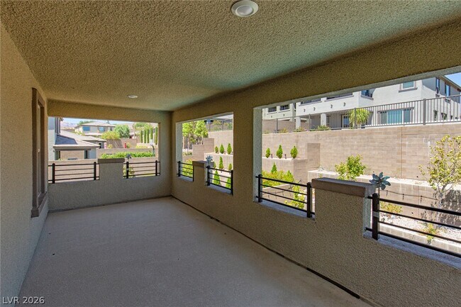 Building Photo - 12586 Huckleberry Oak Ave