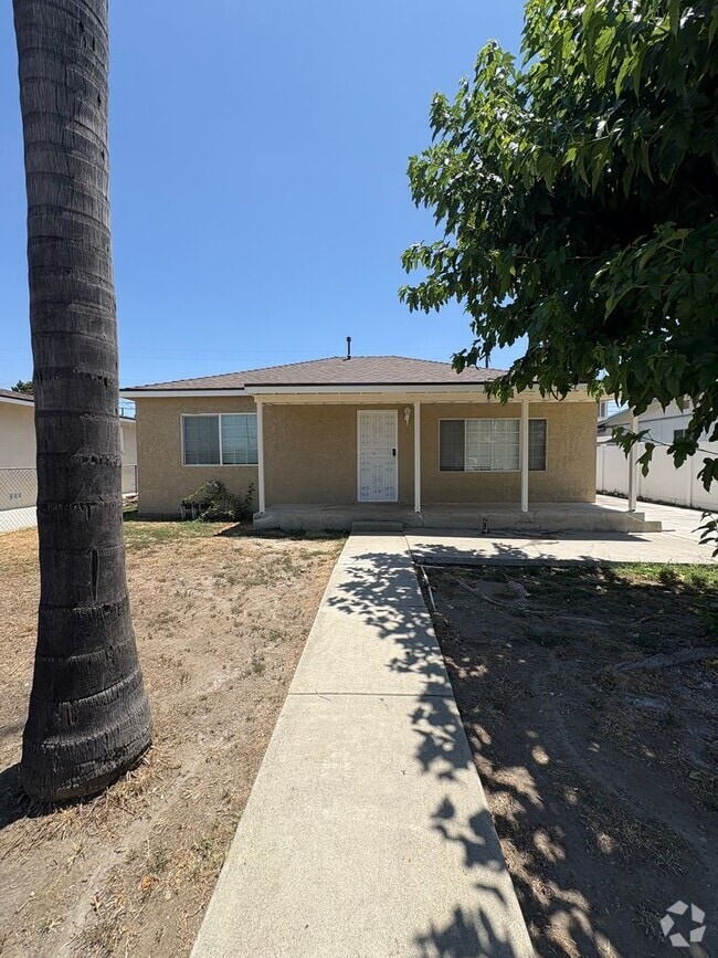 Building Photo - Gorgeous Remodeled 4 bedrooms 2 Bathroom.
